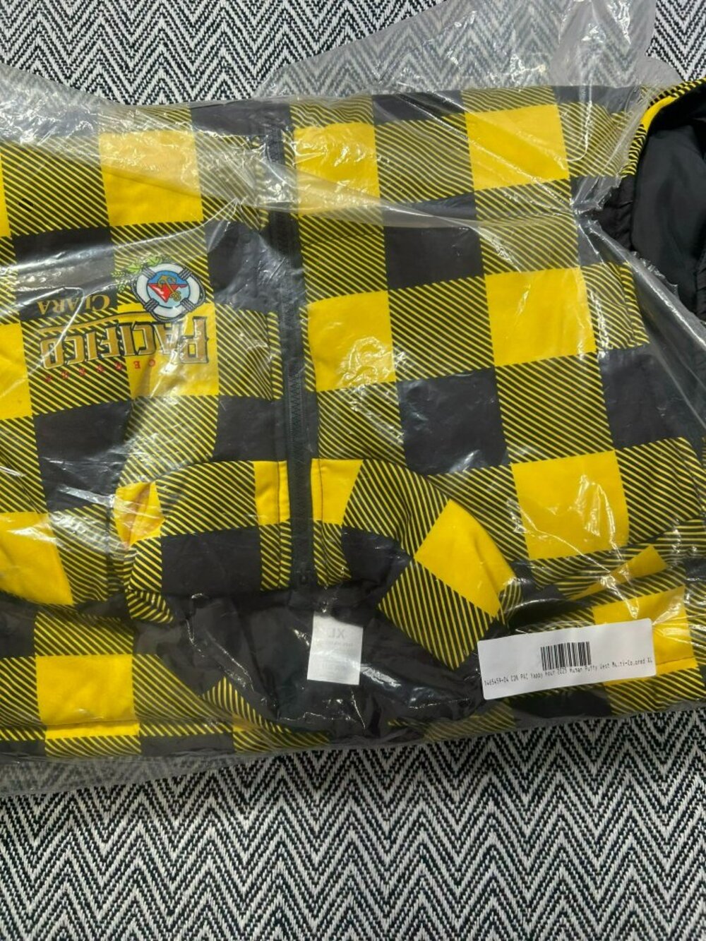 Cerveza Pacifico Clara Grey Dog T-Shirt XL & Yellow Buffalo Check Quilted Vest X - Picture 4 of 10